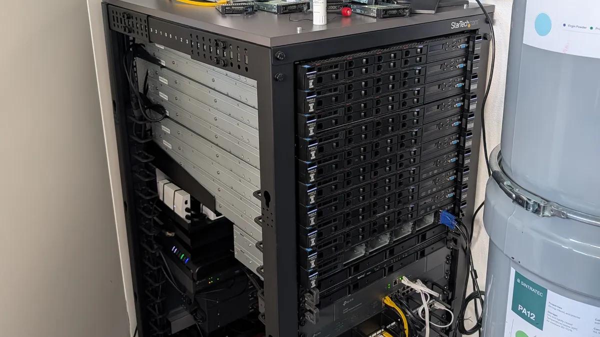 HPC cluster of 10 Lenovo ThinkSystem x3550 M5 rack servers running Rocky Linux.