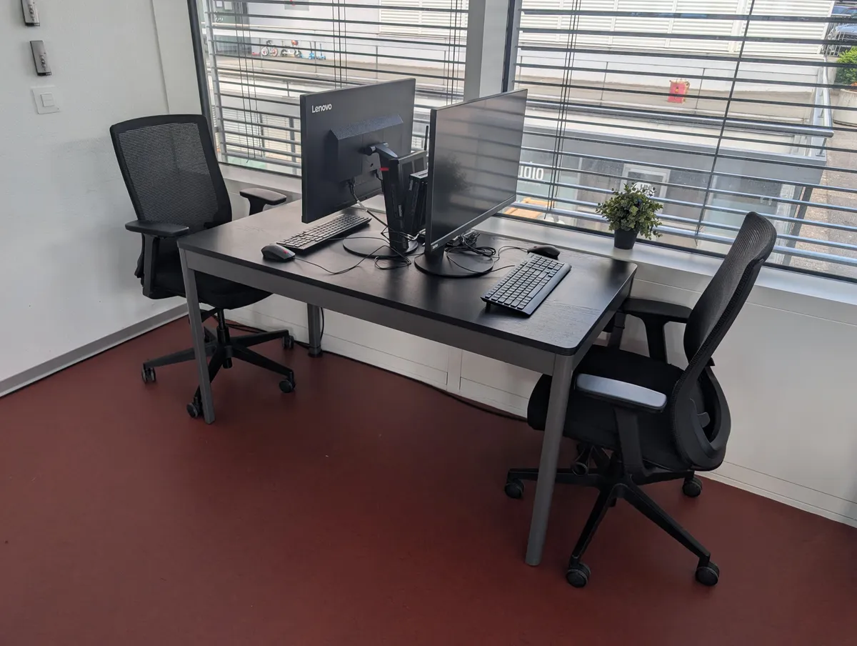 Modern codingg desk